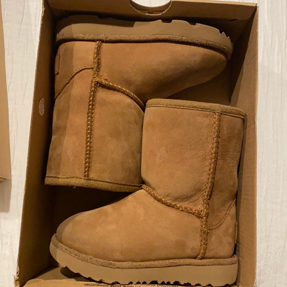 Girl Ugg’s